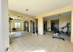 اطلالة بحر - شقة غرفتين وصالة مفروشة - ضمن مجمع سكني في افسلار / الانيا 