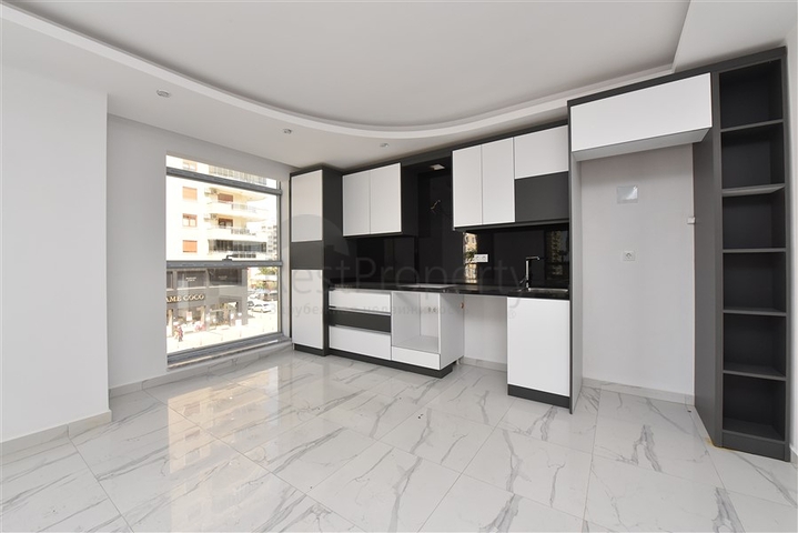 شقة فاخرة - تصميم 2 غرفة وصالة -قريبة من البحر - في محمودلار / الانيا 