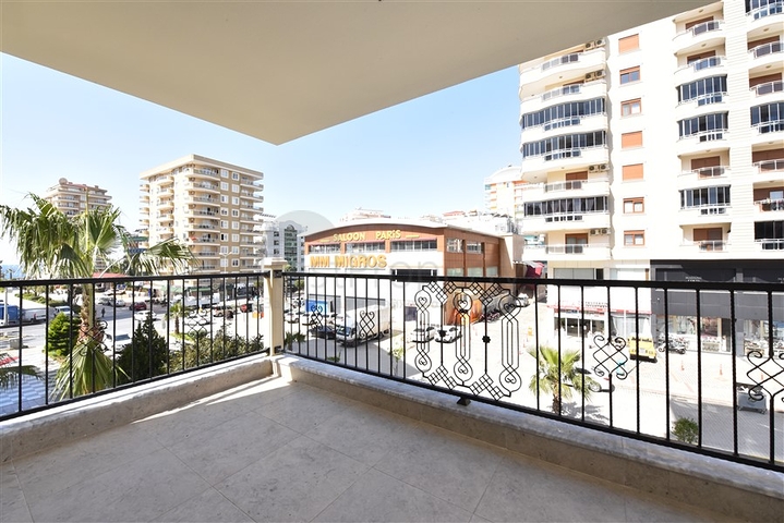 شقة فاخرة - تصميم 2 غرفة وصالة -قريبة من البحر - في محمودلار / الانيا 