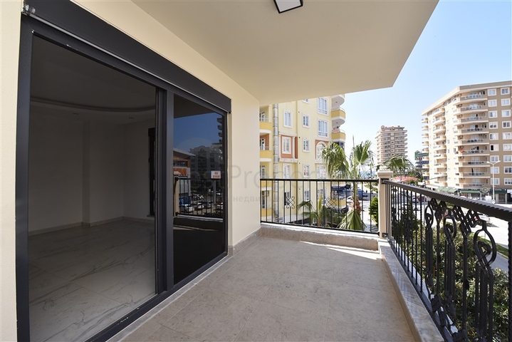 شقة فاخرة - تصميم 2 غرفة وصالة -قريبة من البحر - في محمودلار / الانيا 