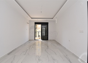 شقة فاخرة - تصميم 2 غرفة وصالة -قريبة من البحر - في محمودلار / الانيا 