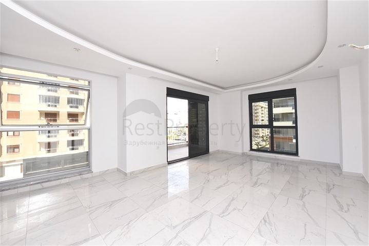 قريبة من البحر والخدمات - شقة غرفتين وصالة - ضمن مجمع عائلي انيق - محمودلار / الانيا 