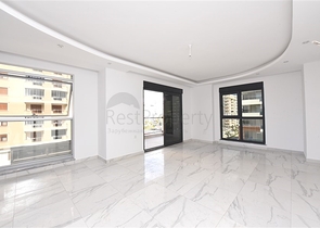 قريبة من البحر والخدمات - شقة غرفتين وصالة - ضمن مجمع عائلي انيق - محمودلار / الانيا 