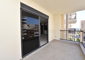 قريبة من البحر والخدمات - شقة غرفتين وصالة - ضمن مجمع عائلي انيق - محمودلار / الانيا 