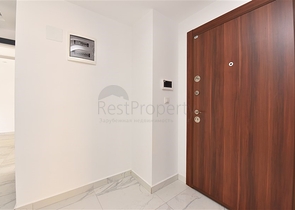 قريبة من البحر والخدمات - شقة غرفتين وصالة - ضمن مجمع عائلي انيق - محمودلار / الانيا 