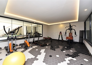 قريبة من البحر والخدمات - شقة غرفتين وصالة - ضمن مجمع عائلي انيق - محمودلار / الانيا 