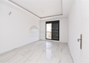 قريبة من البحر والخدمات - شقة غرفتين وصالة - ضمن مجمع عائلي انيق - محمودلار / الانيا 