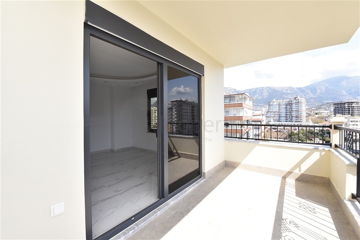 شقق للبيع في الانيا - ضمن مجمع فاخر قريب من البحر والاسواق - غرفتين وصالة -محمودلار / الانيا 