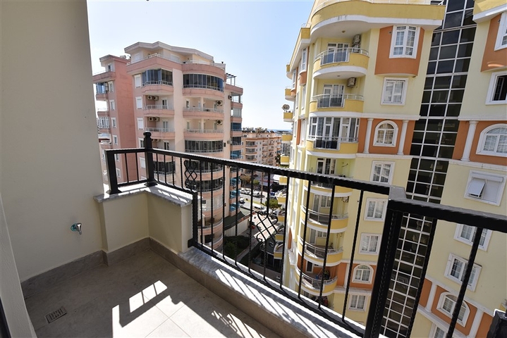 مجمع انيق - شقة غرفتين وصالة - قريبة من البحر - في محمودلار / الانيا 