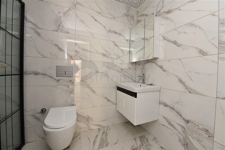 مجمع انيق - شقة غرفتين وصالة - قريبة من البحر - في محمودلار / الانيا 