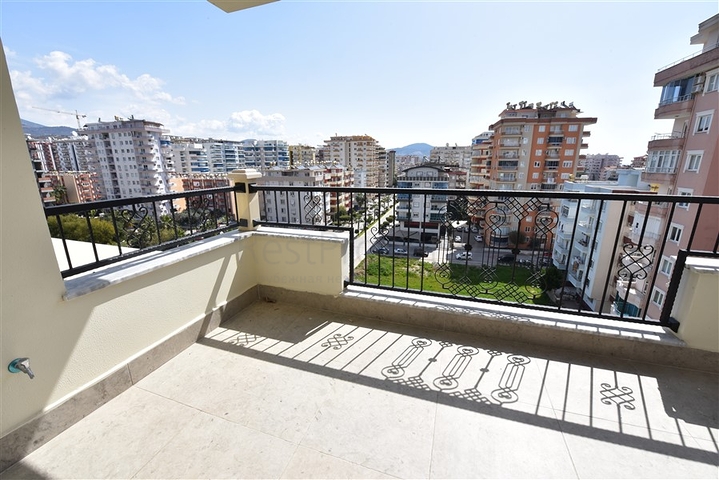 مجمع انيق - شقة غرفتين وصالة - قريبة من البحر - في محمودلار / الانيا 