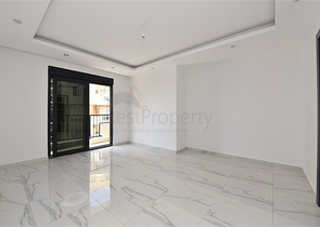 مجمع انيق - شقة غرفتين وصالة - قريبة من البحر - في محمودلار / الانيا 