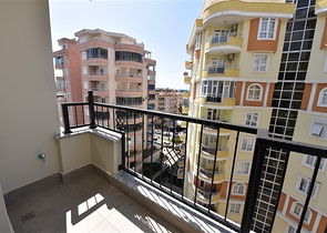 مجمع انيق - شقة غرفتين وصالة - قريبة من البحر - في محمودلار / الانيا 