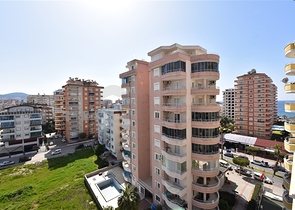 مجمع انيق - شقة غرفتين وصالة - قريبة من البحر - في محمودلار / الانيا 