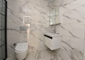 مجمع انيق - شقة غرفتين وصالة - قريبة من البحر - في محمودلار / الانيا 