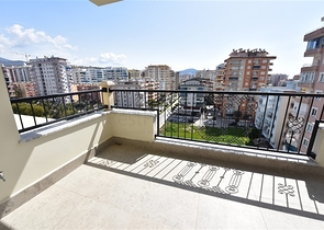 مجمع انيق - شقة غرفتين وصالة - قريبة من البحر - في محمودلار / الانيا 