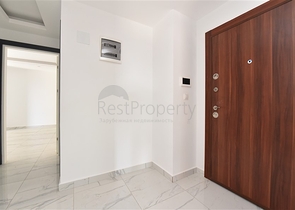 مجمع انيق - شقة غرفتين وصالة - قريبة من البحر - في محمودلار / الانيا 