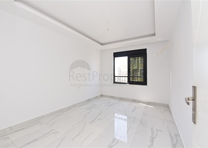 مجمع انيق - شقة غرفتين وصالة - قريبة من البحر - في محمودلار / الانيا 