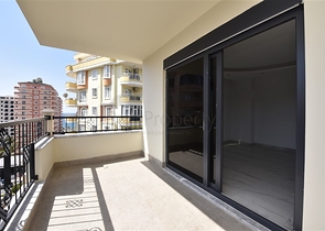 مجمع انيق - شقة غرفتين وصالة - قريبة من البحر - في محمودلار / الانيا 