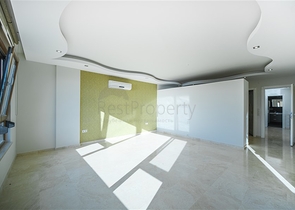 فيلا فاخرة - اطلالة بحر - مسبح خاص - في مركز الانيا 