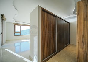 فيلا فاخرة - اطلالة بحر - مسبح خاص - في مركز الانيا 