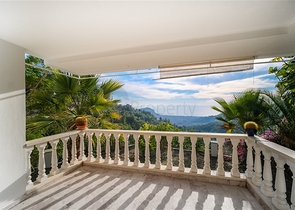 فيلا بسعر مناسب - اطلالة بحر - في مركز الانيا 