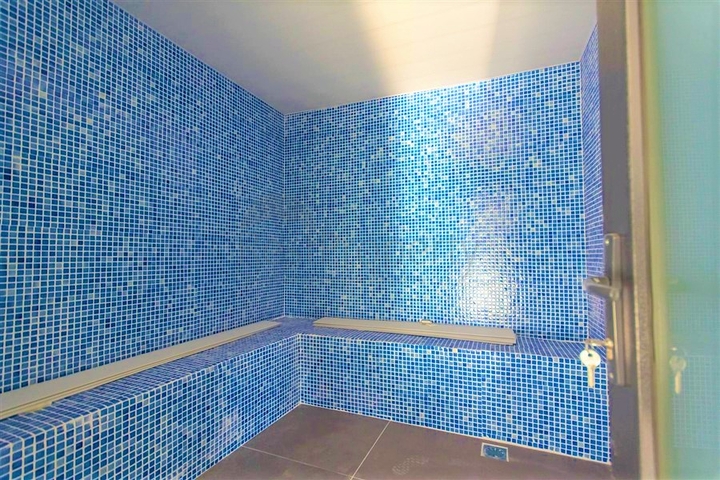 شقة غرفة وصالة ضمن مجمع حديث - في محمودلار / الانيا 