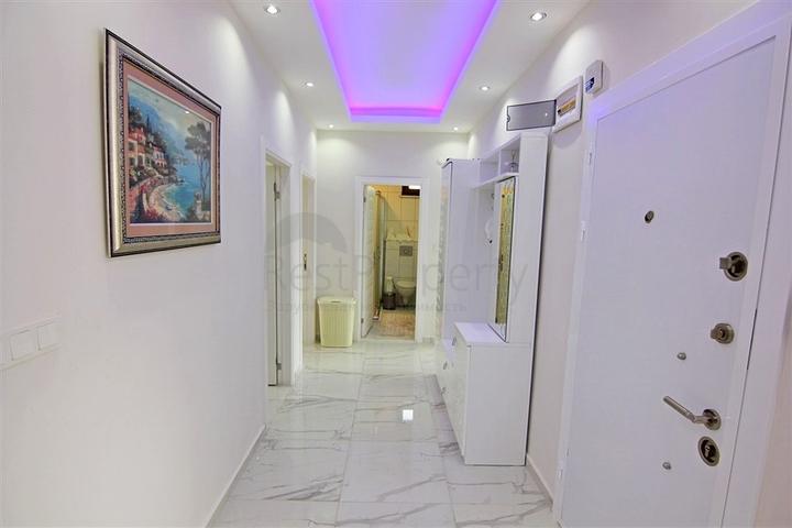 شقة واسعة 3 غرف وصالة -مفروشة -في محمودلار / الانيا 