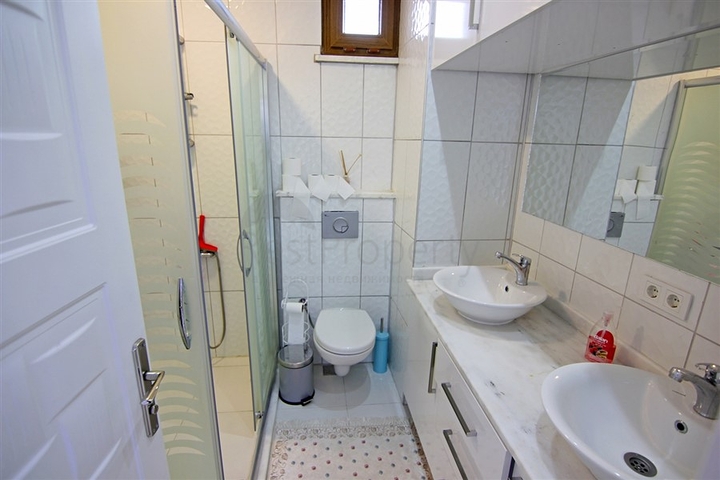 شقة واسعة 3 غرف وصالة -مفروشة -في محمودلار / الانيا 