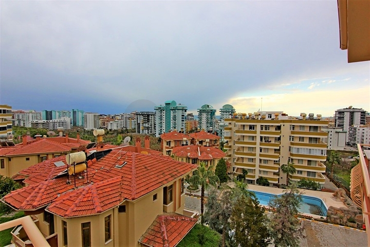 شقة واسعة 3 غرف وصالة -مفروشة -في محمودلار / الانيا 