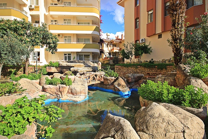 شقة واسعة 3 غرف وصالة -مفروشة -في محمودلار / الانيا 