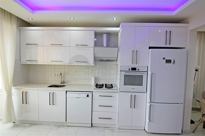 شقة واسعة 3 غرف وصالة -مفروشة -في محمودلار / الانيا 