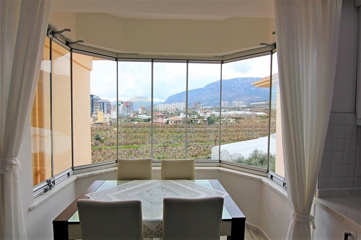 شقة واسعة 3 غرف وصالة -مفروشة -في محمودلار / الانيا 