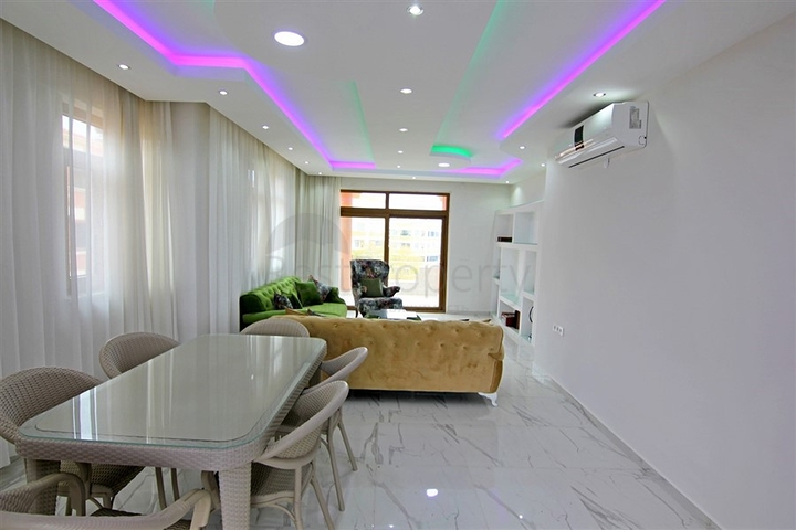 شقة واسعة 3 غرف وصالة -مفروشة -في محمودلار / الانيا 