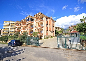 شقة واسعة 3 غرف وصالة -مفروشة -في محمودلار / الانيا 