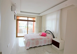 شقة واسعة 3 غرف وصالة -مفروشة -في محمودلار / الانيا 