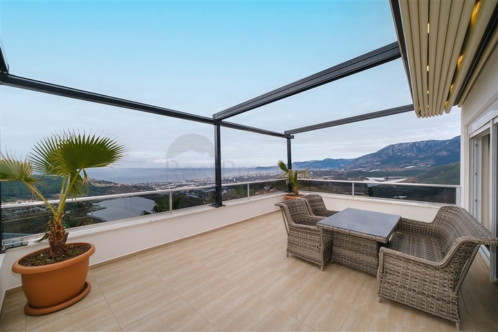 اطلالة بحر - فيلا مستقلة - 3 غرف وصالة - مسبح خاص - في كارجيجاك / الانيا