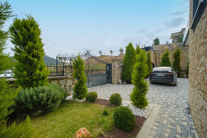 اطلالة بحر - فيلا مستقلة - 3 غرف وصالة - مسبح خاص - في كارجيجاك / الانيا