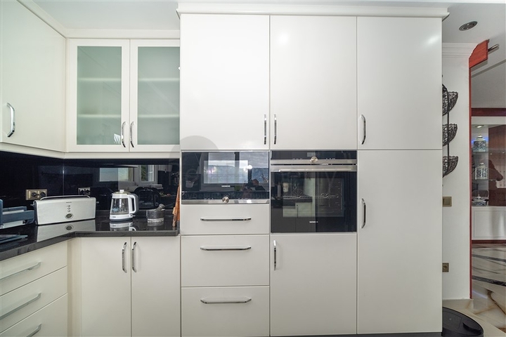 اطلالة بحر - فيلا مستقلة - 3 غرف وصالة - مسبح خاص - في كارجيجاك / الانيا