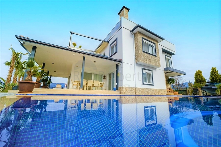 اطلالة بحر - فيلا مستقلة - 3 غرف وصالة - مسبح خاص - في كارجيجاك / الانيا