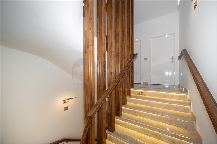 اطلالة بحر - فيلا مستقلة - 3 غرف وصالة - مسبح خاص - في كارجيجاك / الانيا