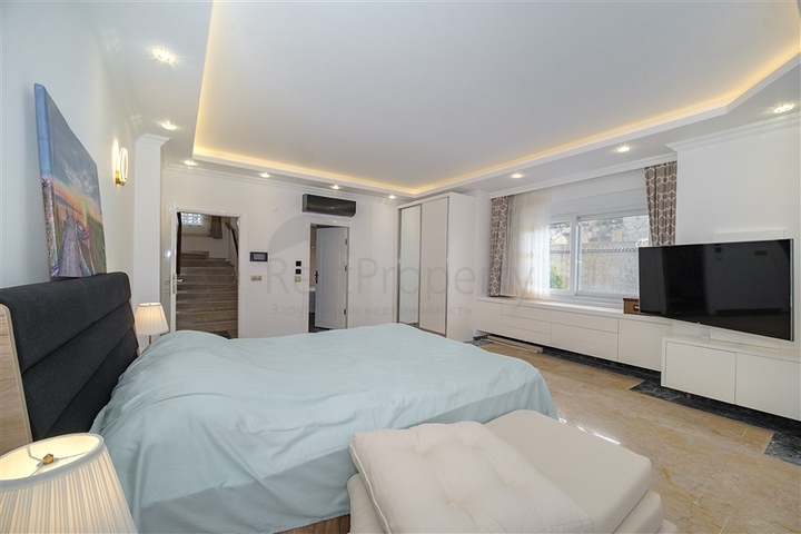 اطلالة بحر - فيلا مستقلة - 3 غرف وصالة - مسبح خاص - في كارجيجاك / الانيا