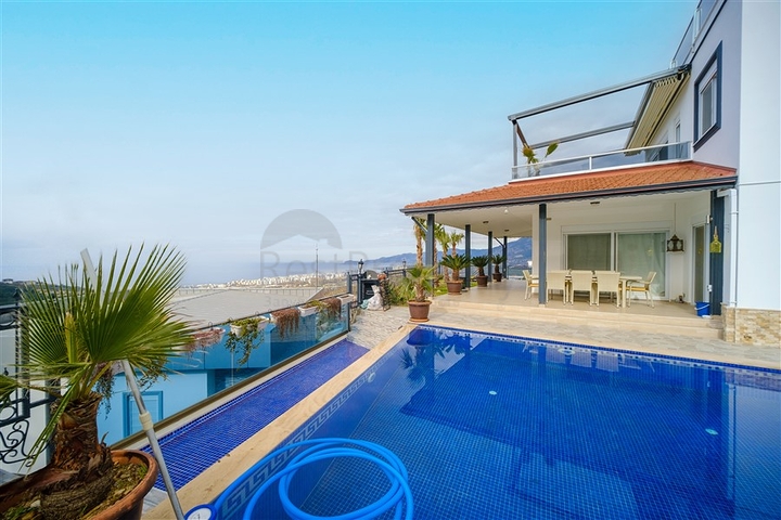 اطلالة بحر - فيلا مستقلة - 3 غرف وصالة - مسبح خاص - في كارجيجاك / الانيا