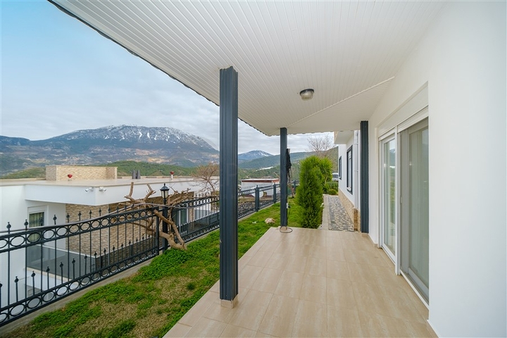 اطلالة بحر - فيلا مستقلة - 3 غرف وصالة - مسبح خاص - في كارجيجاك / الانيا