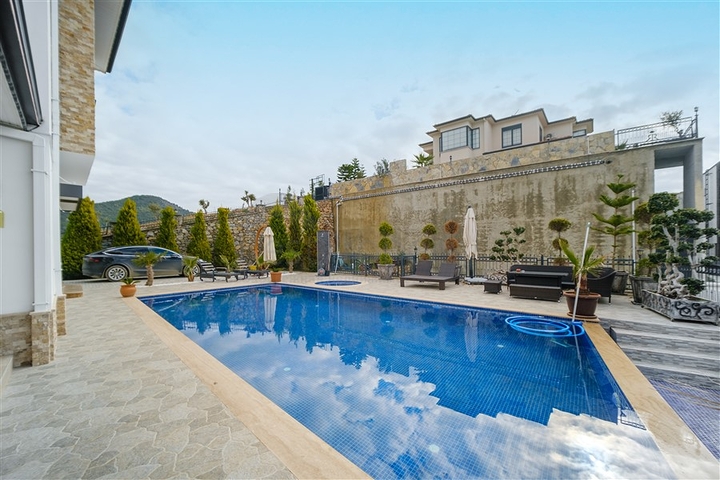 اطلالة بحر - فيلا مستقلة - 3 غرف وصالة - مسبح خاص - في كارجيجاك / الانيا