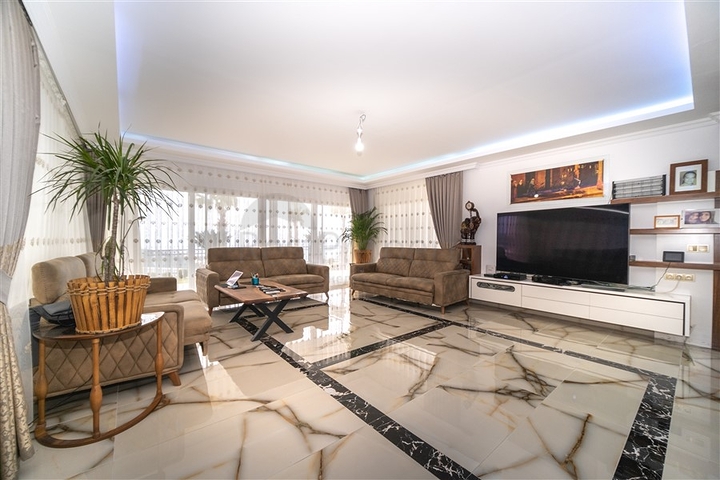 اطلالة بحر - فيلا مستقلة - 3 غرف وصالة - مسبح خاص - في كارجيجاك / الانيا