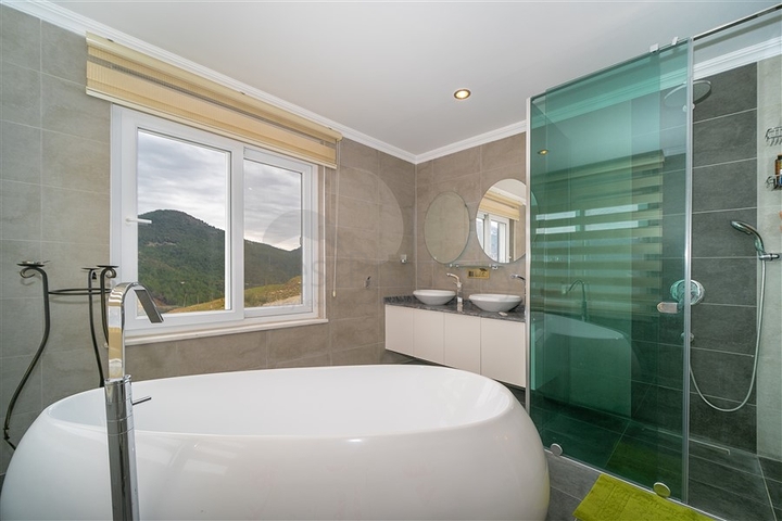 اطلالة بحر - فيلا مستقلة - 3 غرف وصالة - مسبح خاص - في كارجيجاك / الانيا