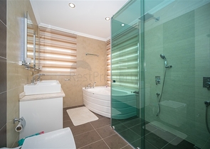 اطلالة بحر - فيلا مستقلة - 3 غرف وصالة - مسبح خاص - في كارجيجاك / الانيا