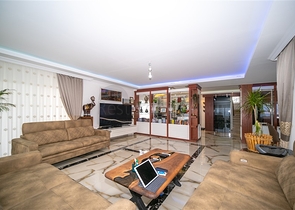 اطلالة بحر - فيلا مستقلة - 3 غرف وصالة - مسبح خاص - في كارجيجاك / الانيا