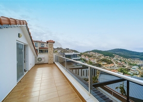 اطلالة بحر - فيلا مستقلة - 3 غرف وصالة - مسبح خاص - في كارجيجاك / الانيا